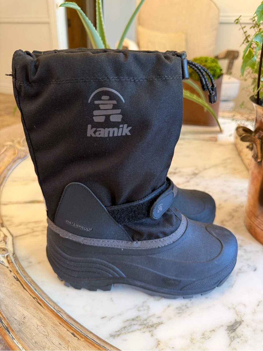 Kamik Kids Black Waterproof Winter Boots with Drawstring Top size 2 little kids